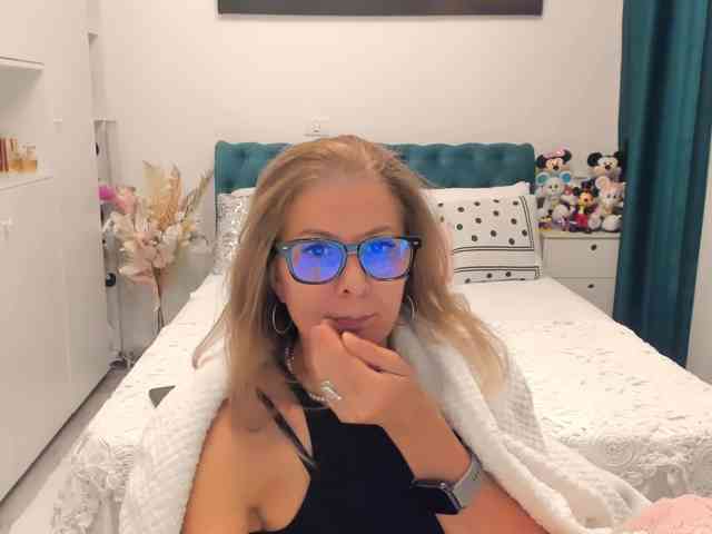 SalomeJade webcam
