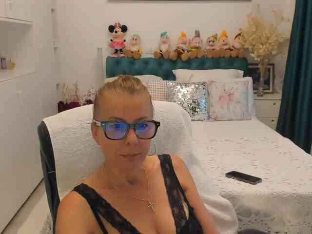 SalomeJade webcam