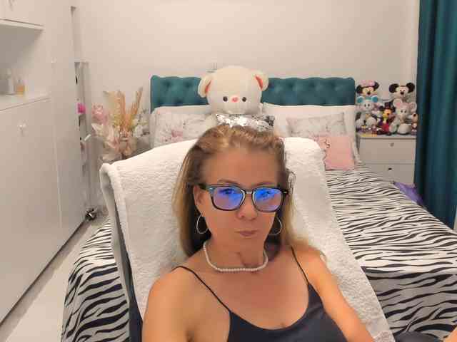 SalomeJade webcam