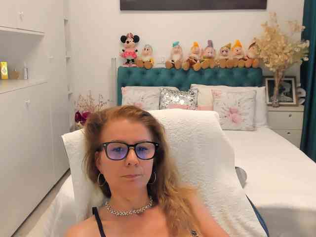 SalomeJade webcam