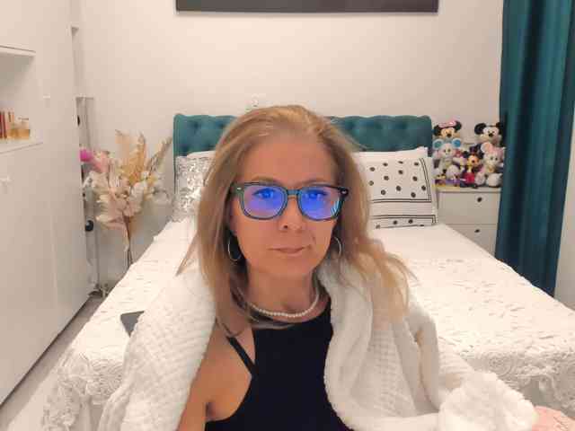 SalomeJade webcam
