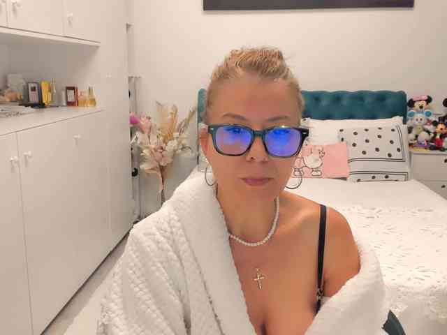 SalomeJade webcam