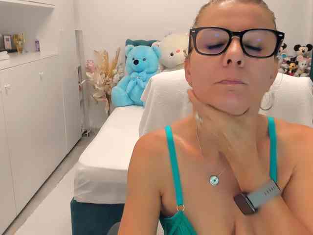 SalomeJade webcam