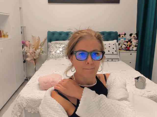 SalomeJade webcam