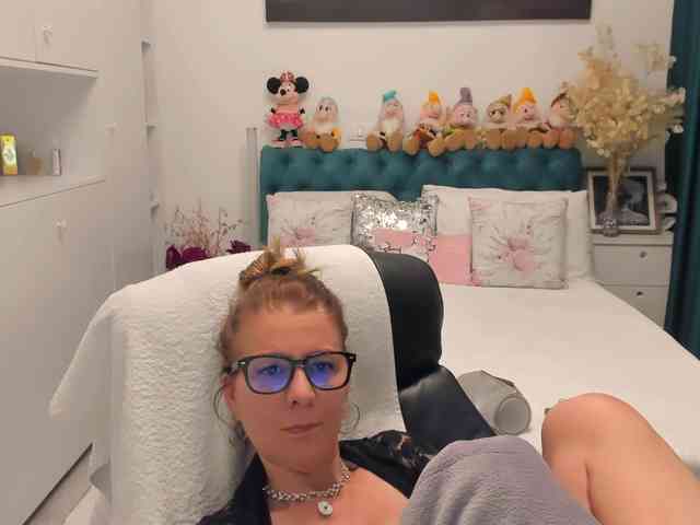 SalomeJade webcam