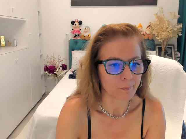 SalomeJade webcam