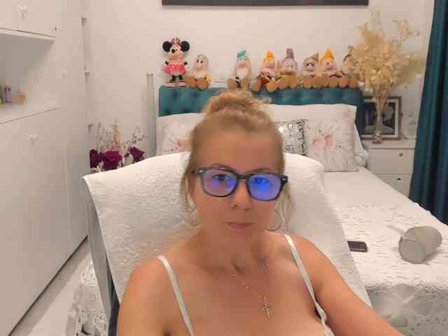 SalomeJade webcam