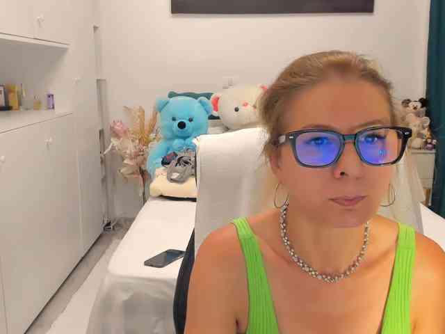 SalomeJade webcam