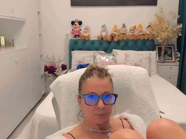 SalomeJade webcam