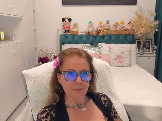 SalomeJade webcam
