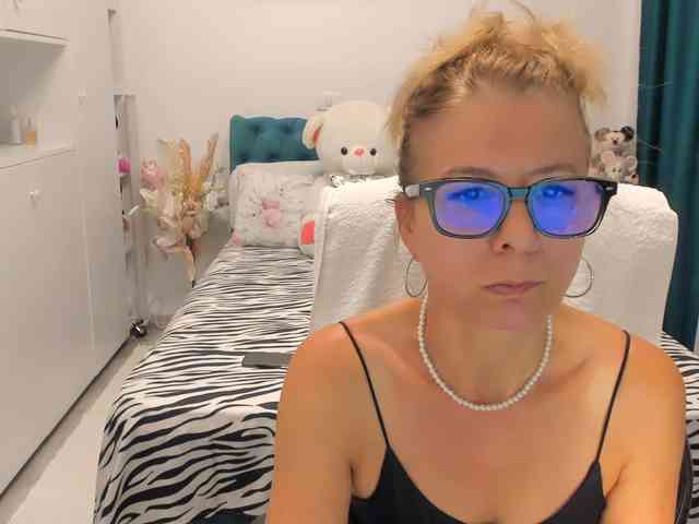 SalomeJade webcam