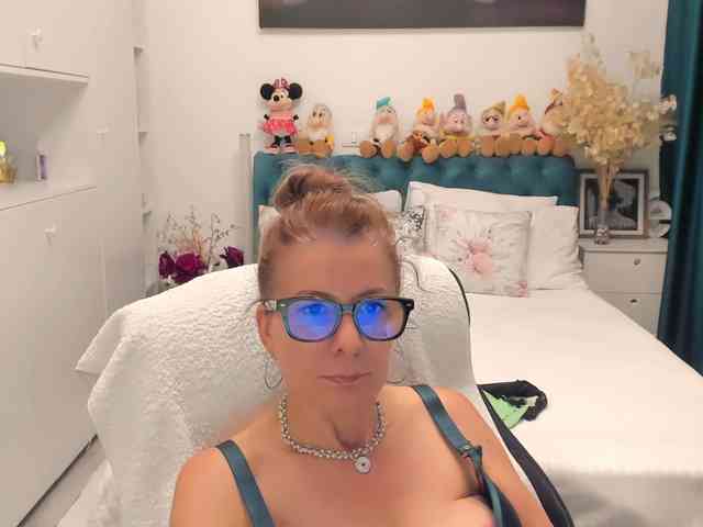 SalomeJade webcam