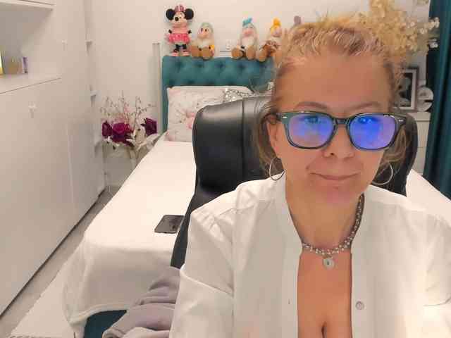 SalomeJade webcam