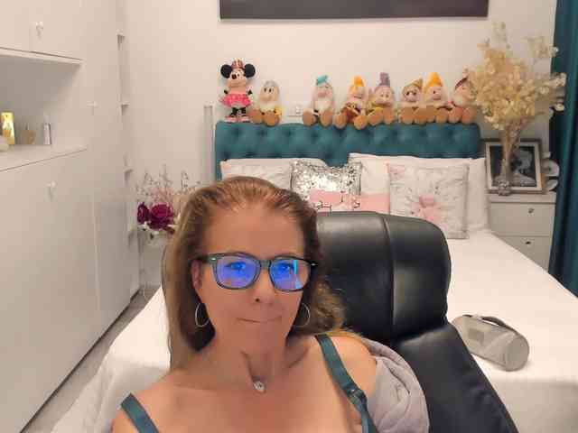 SalomeJade webcam