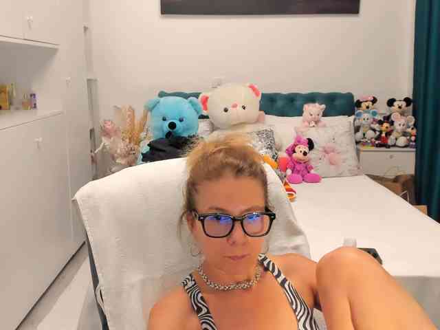 SalomeJade webcam