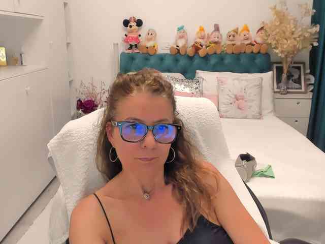 SalomeJade webcam