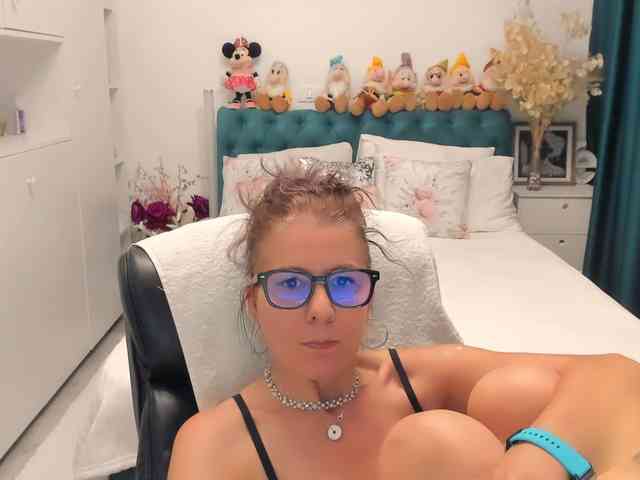 SalomeJade webcam