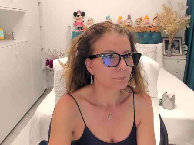 SalomeJade Live Webcam on BongaCams