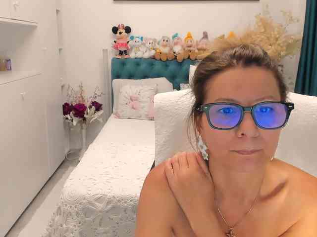 SalomeJade webcam