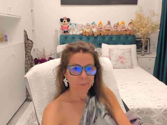 SalomeJade webcam