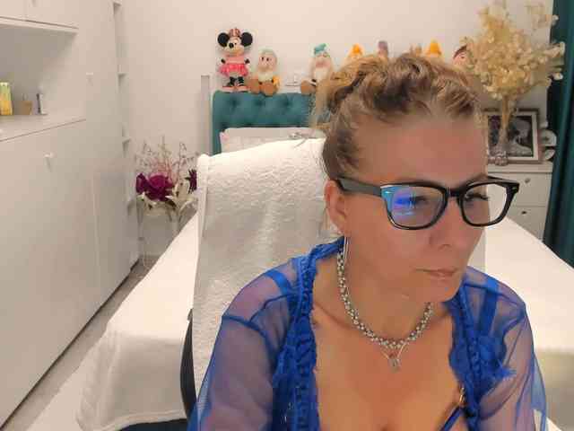 SalomeJade webcam