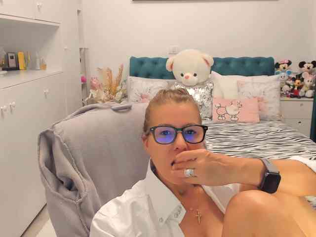 SalomeJade webcam