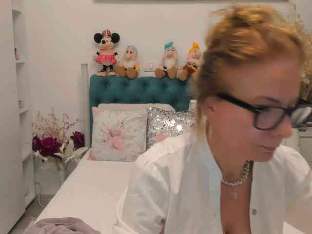 SalomeJade webcam