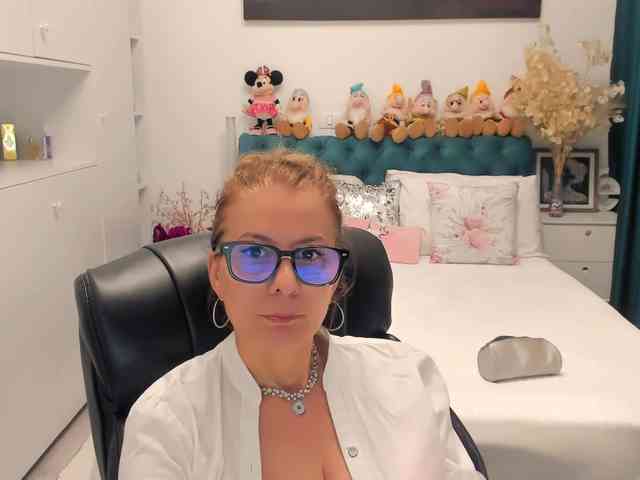 SalomeJade webcam
