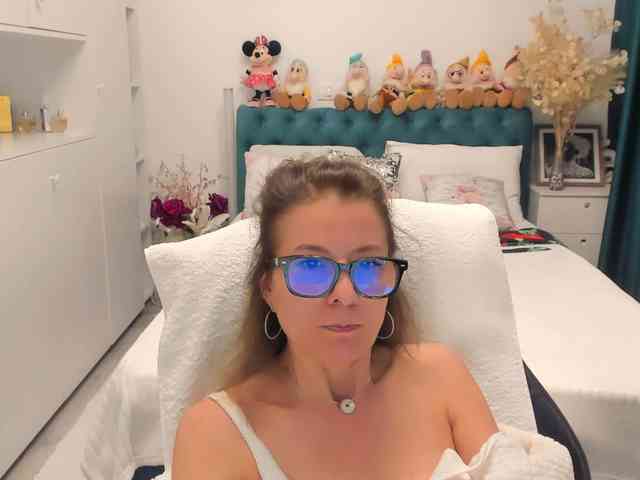 SalomeJade webcam