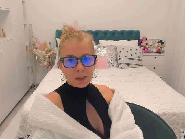 SalomeJade webcam