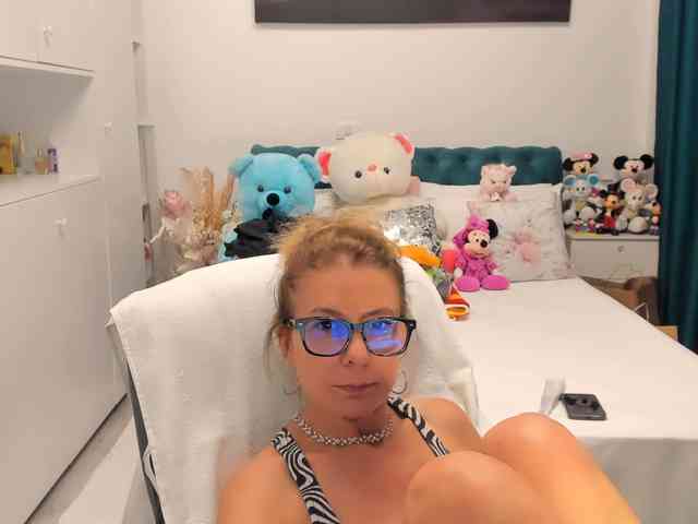 SalomeJade webcam
