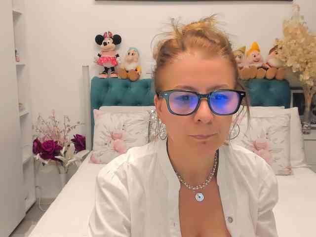SalomeJade webcam