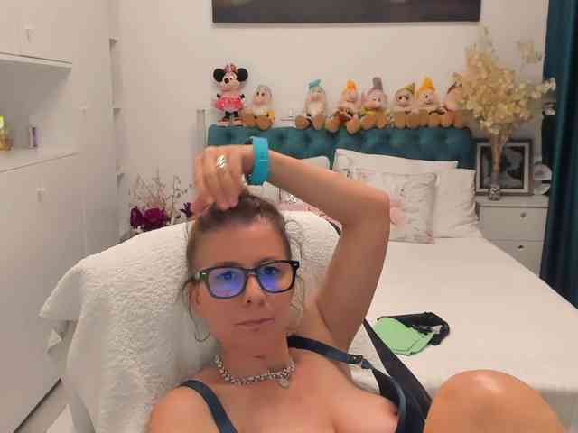 SalomeJade webcam