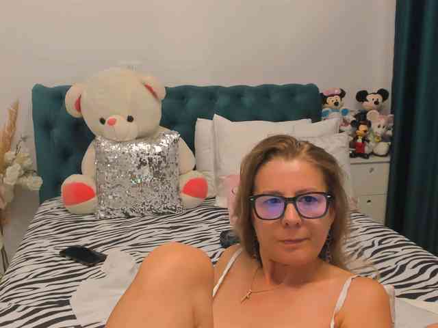 SalomeJade webcam