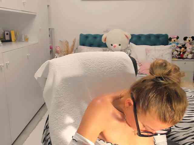 SalomeJade webcam