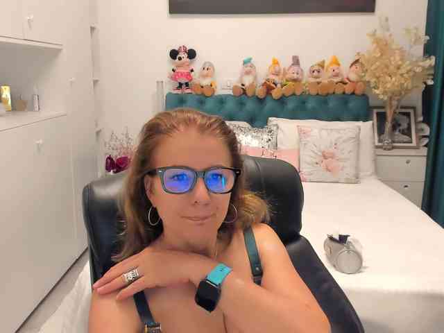 SalomeJade webcam
