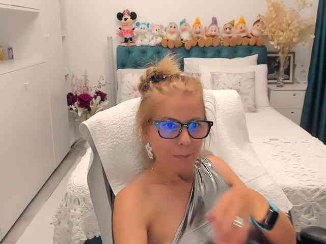 SalomeJade webcam