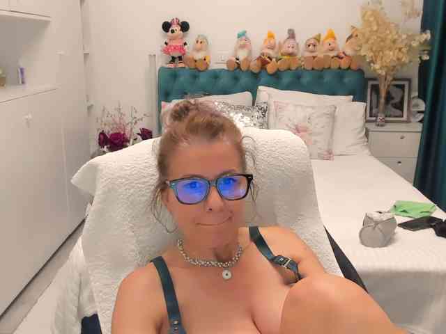 SalomeJade webcam