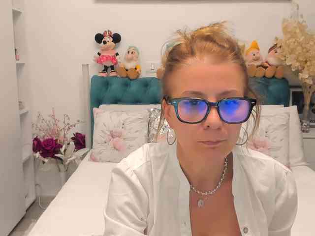SalomeJade webcam