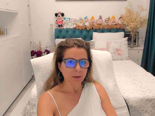 SalomeJade webcam