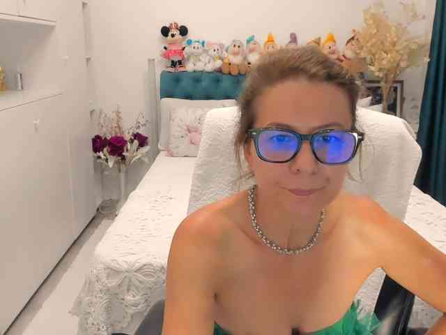SalomeJade webcam