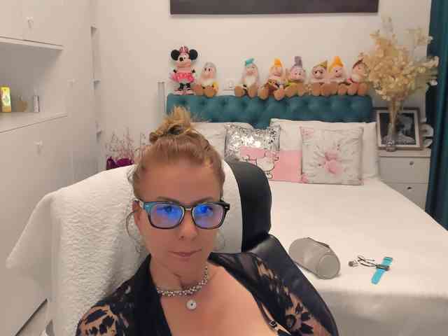 SalomeJade webcam
