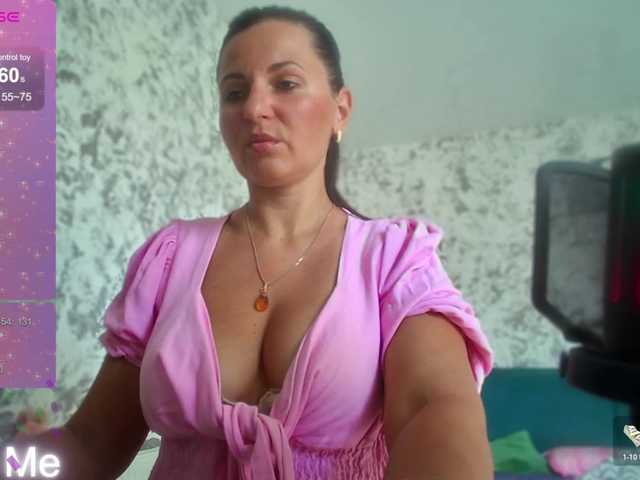 AwesomeGirlll live cam on BongaCams