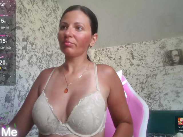 AwesomeGirlll live cam on BongaCams