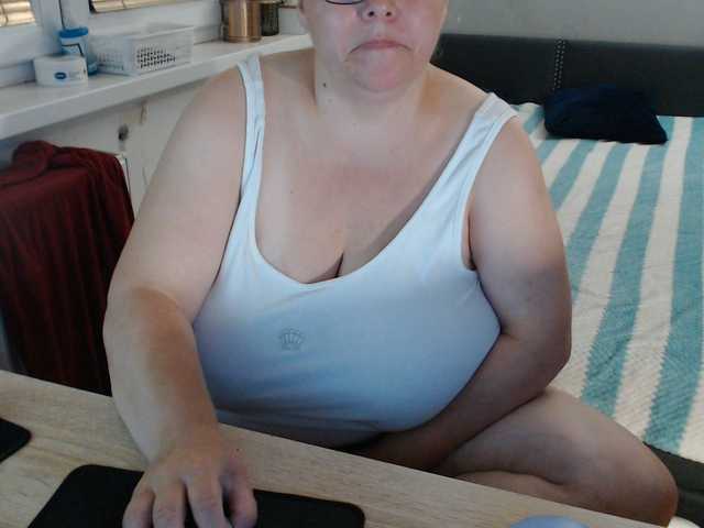 Bessy123 live cam on BongaCams