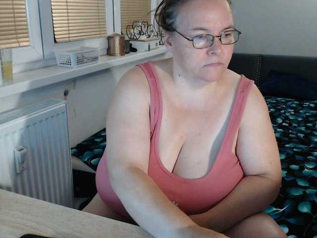 Bessy123 live cam on BongaCams