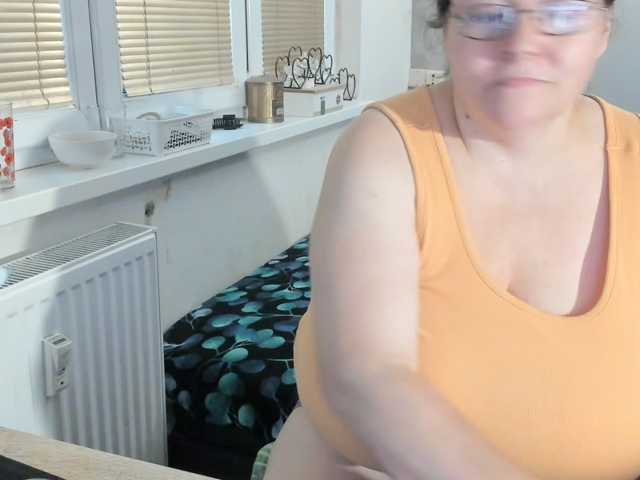 Bessy123 live cam on BongaCams