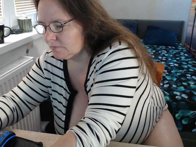 Bessy123 live cam on BongaCams
