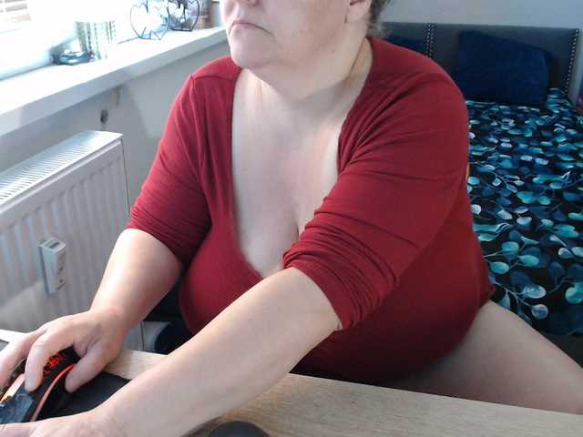 Bessy123 live cam on BongaCams