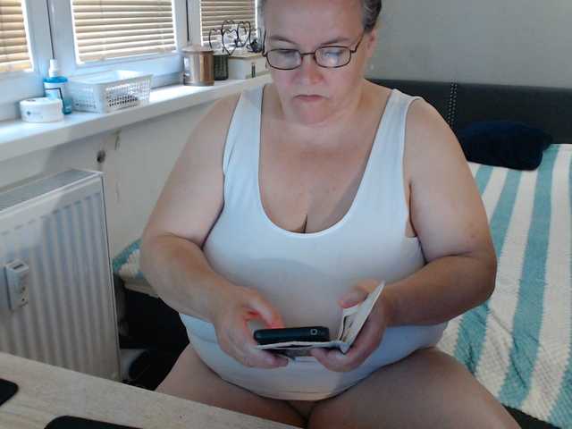 Bessy123 live cam on BongaCams